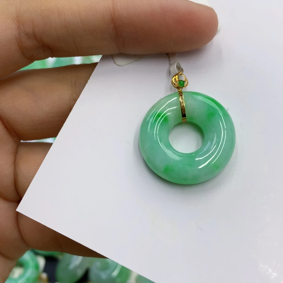 翡翠18K金镶嵌颈饰翡翠