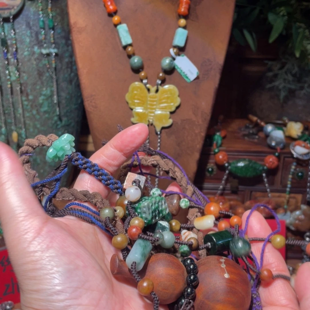 【闪购商品】吊坠(赠链)未镶嵌翡翠