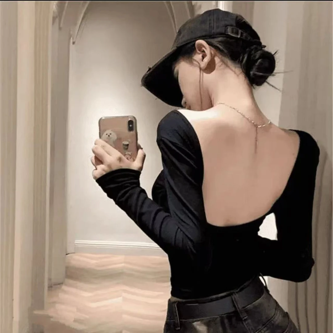 徐秋阳   方领大露背（带胸垫） 春季新款百搭时尚显白上衣12587