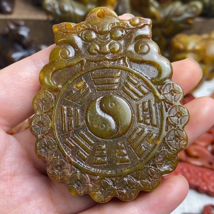 未镶嵌蛇纹石玉颈饰93