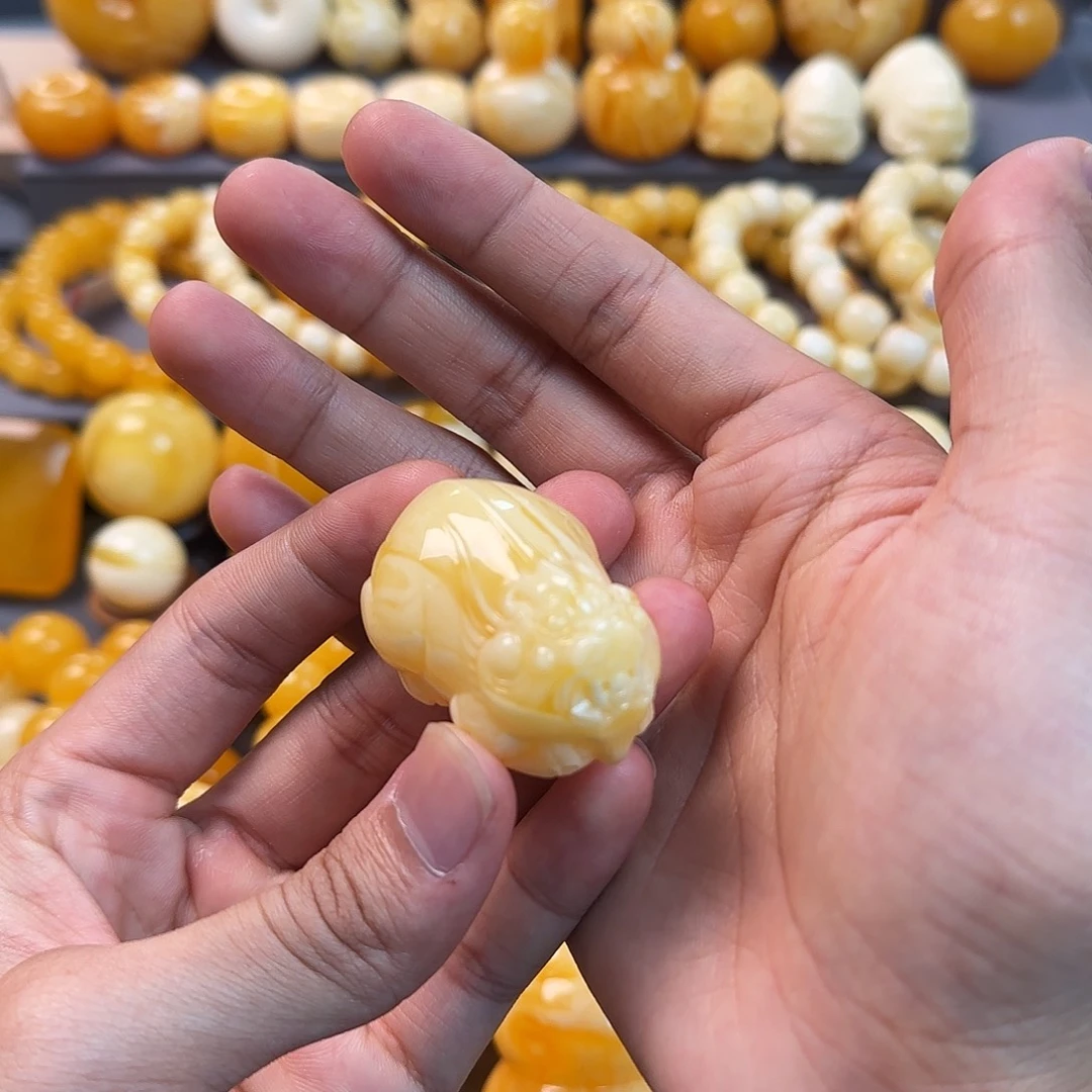 琥珀未镶嵌珠宝奇石