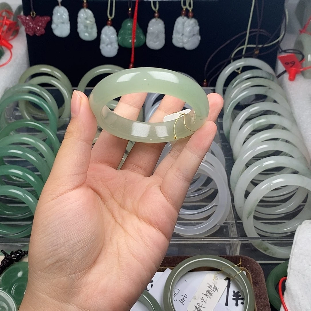 ୧****未镶嵌手镯东陵石
