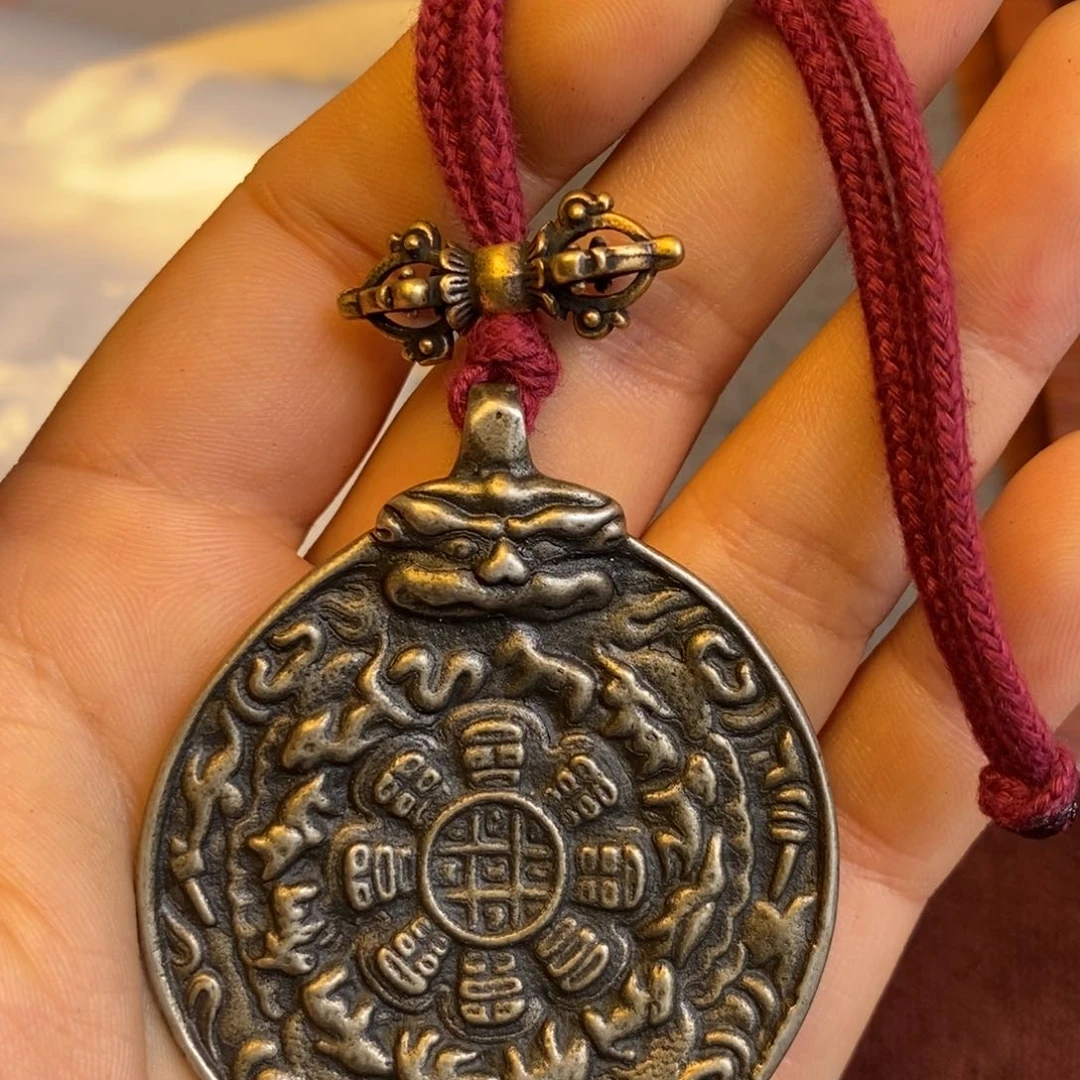 【闪购商品】泥塑似**年藏传牌子……