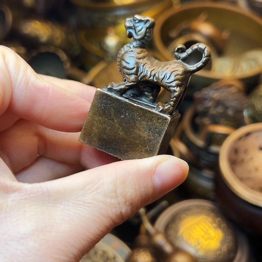 精美铜器工艺品等