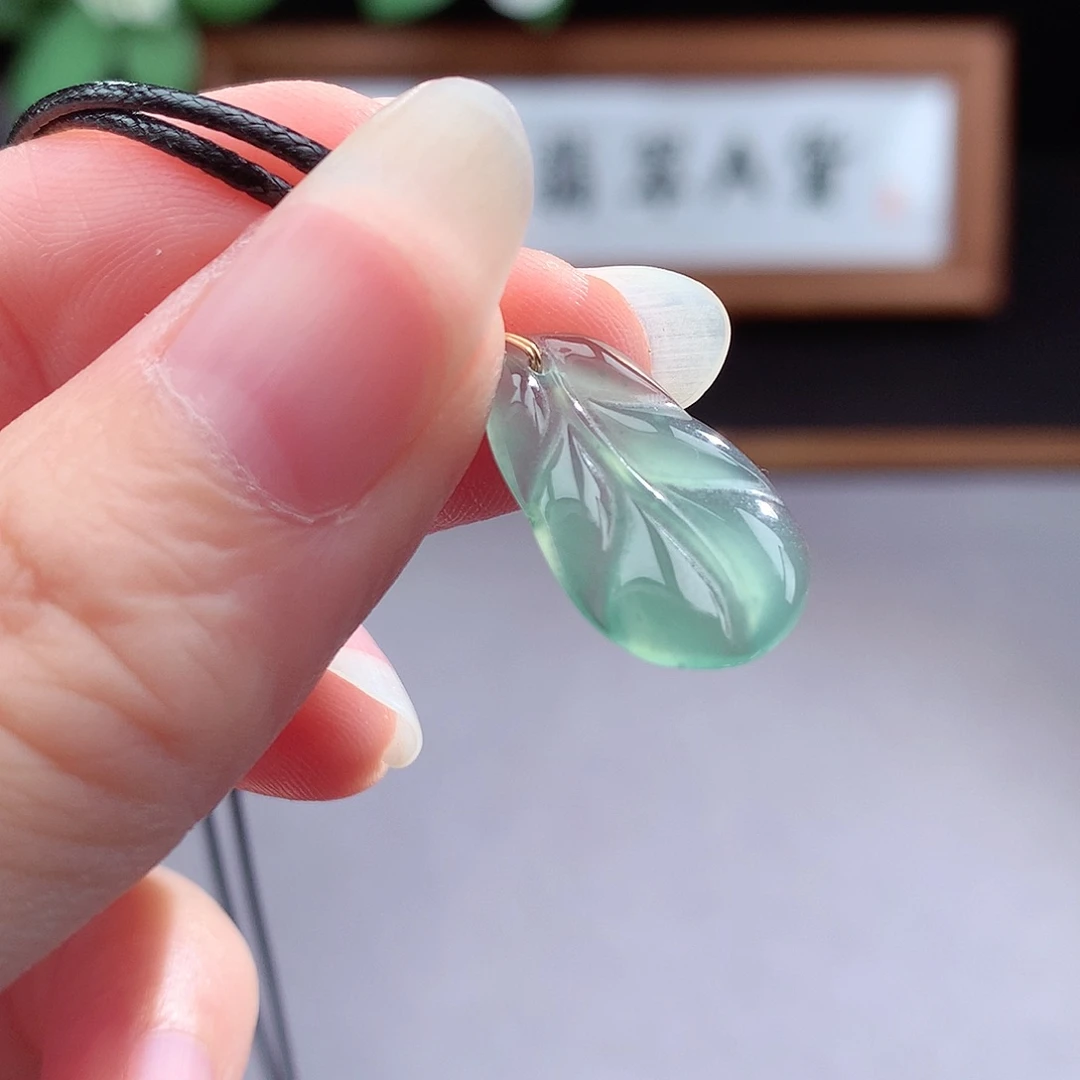 未镶嵌手镯（圆镯）翡翠