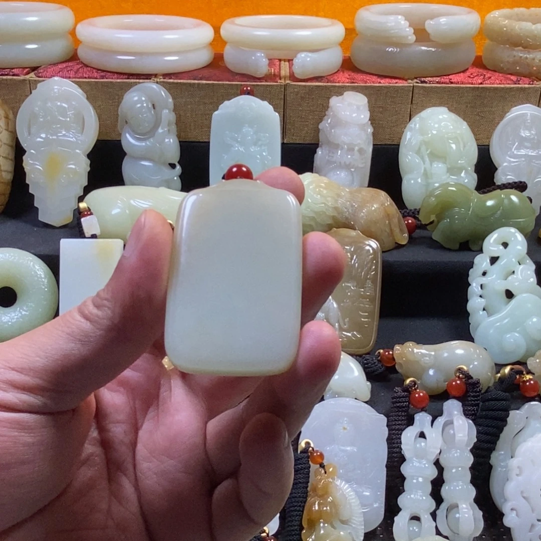 汉***宝和田玉未镶嵌挂件