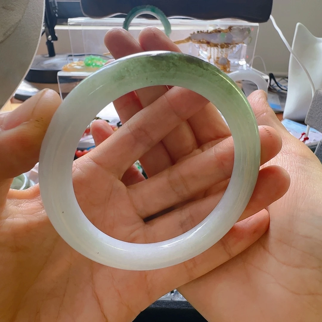 翡翠手镯未镶嵌翡翠350