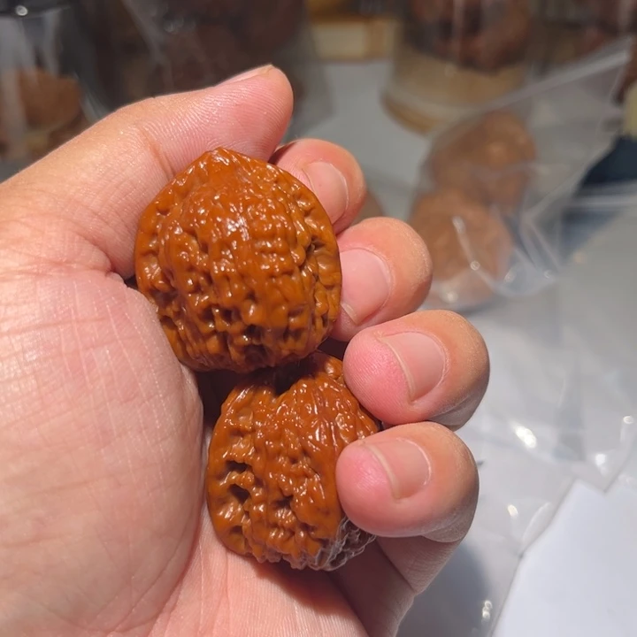 沉***湎吊坠文玩核桃狮子头核桃