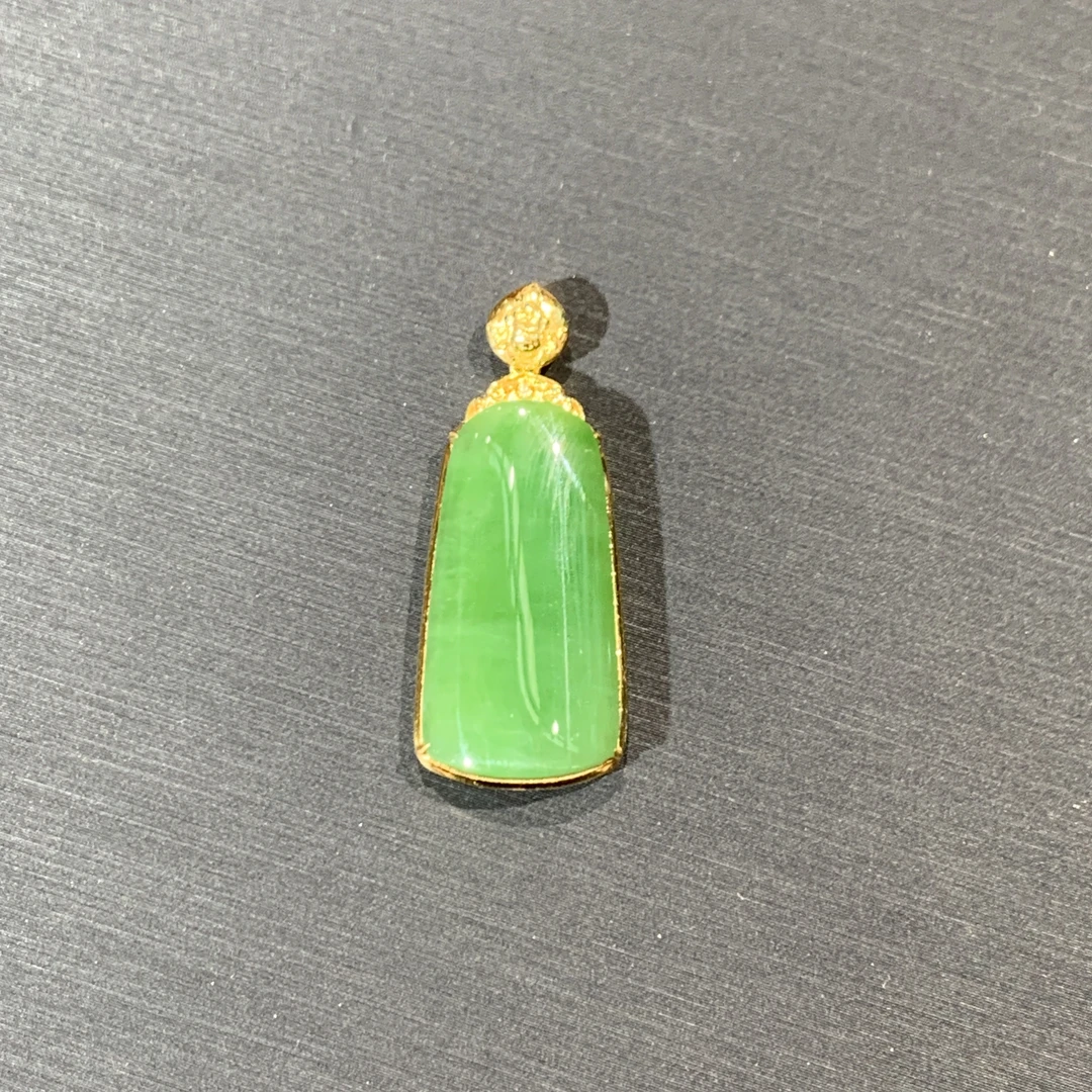 18K金黄财神和田玉碧玉T牌吊坠