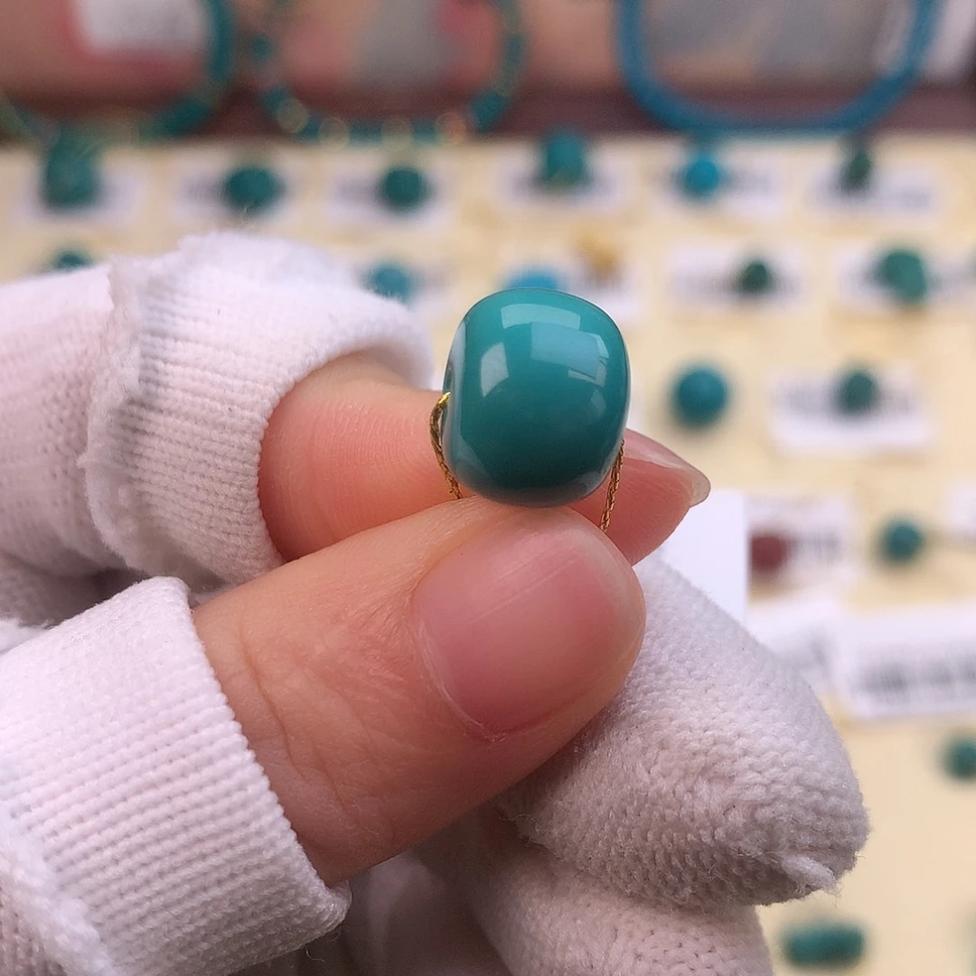 绿松石配饰未镶嵌