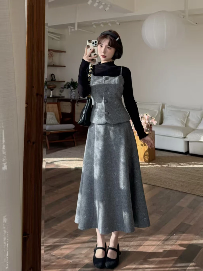 蕾英俊-蝴蝶小结-冬季法式灰调刺绣马甲背心+显瘦半裙-JFD7051