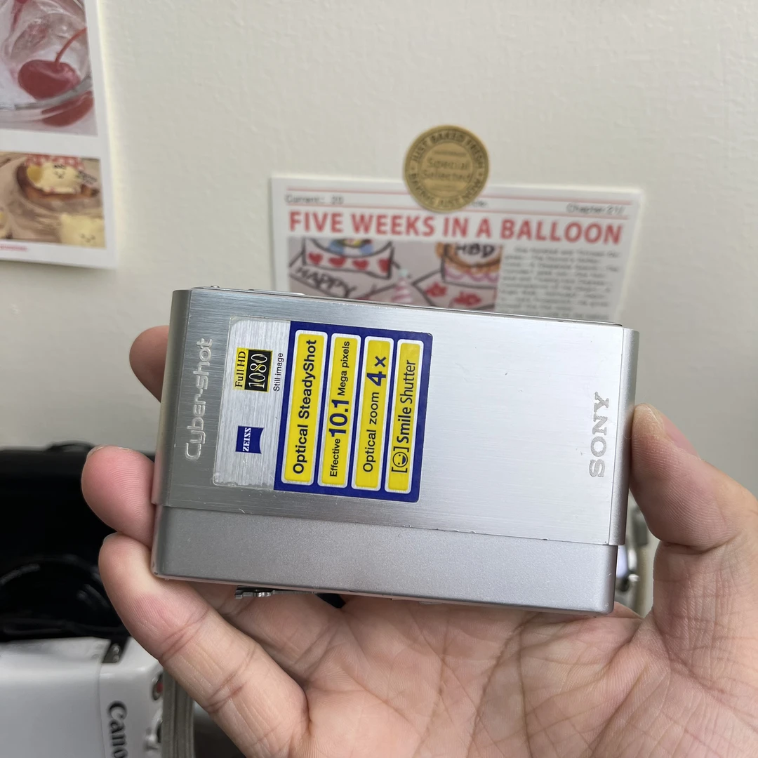 9新  索尼t77 特价  1000w像素 电池盖瑕疵 成色如图配件齐