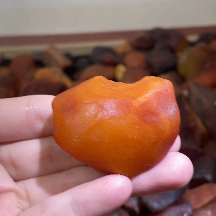 琥珀未镶嵌珠宝奇石吊坠