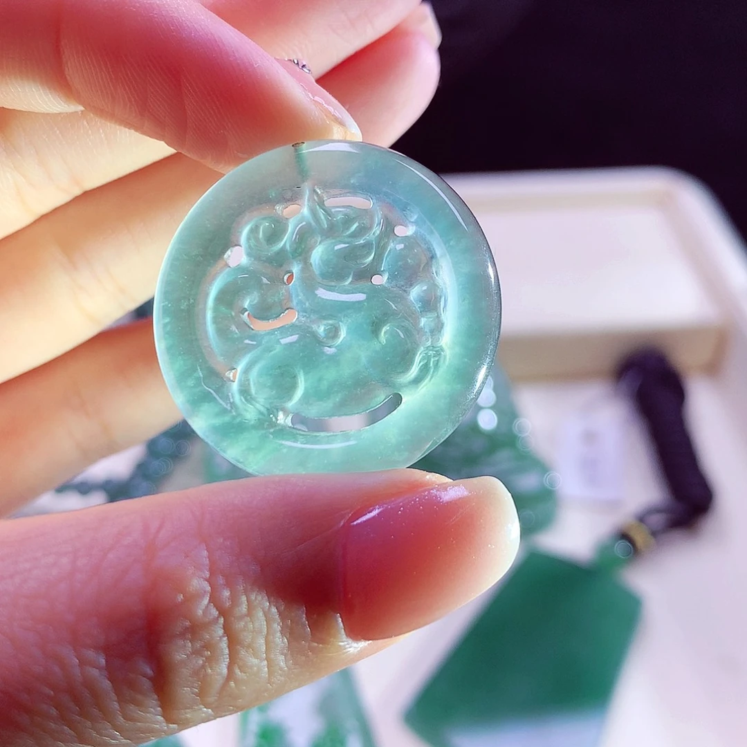 颈饰未镶嵌翡翠天然