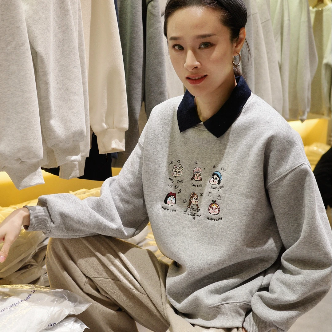 惠美家 百搭翻领卡通加绒卫衣