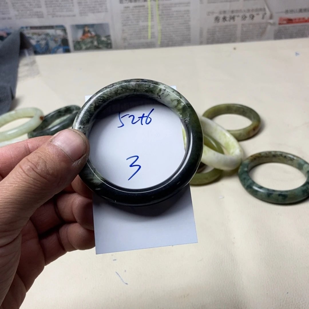 蛇纹石玉未镶嵌手镯