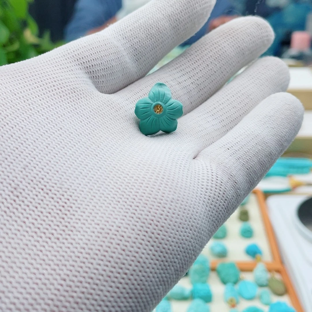 绿松石未镶嵌珠宝奇石