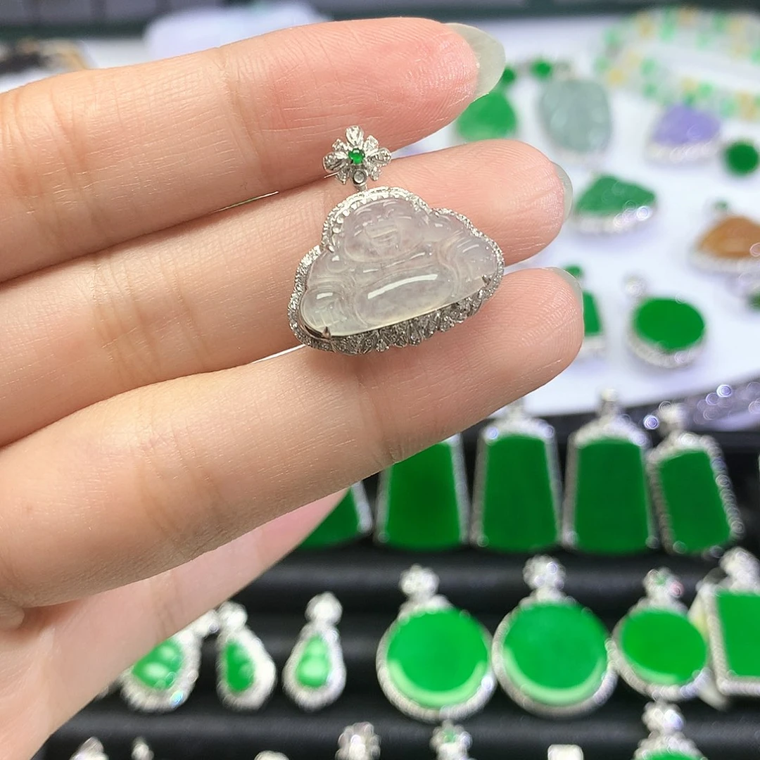 颈饰18K金镶嵌翡翠