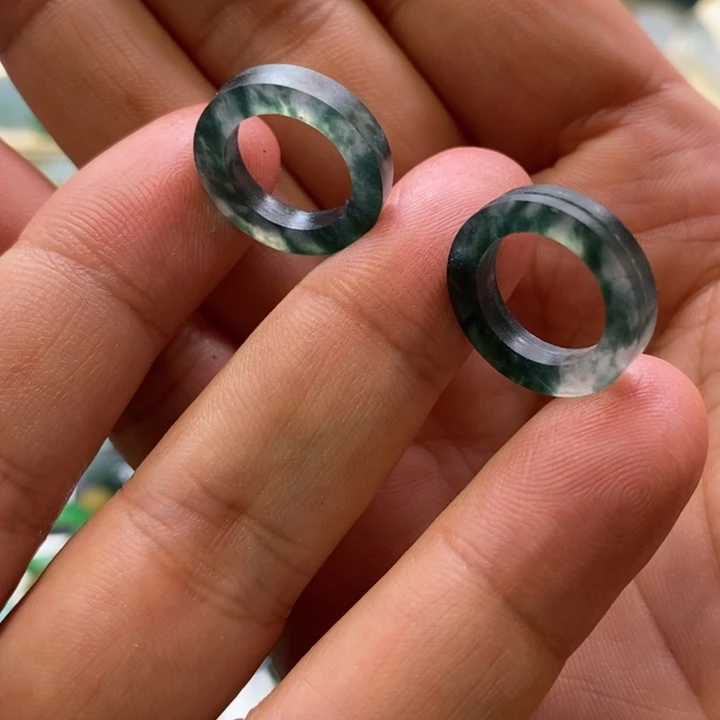 蛋****定制翡翠未镶嵌翡翠耳环