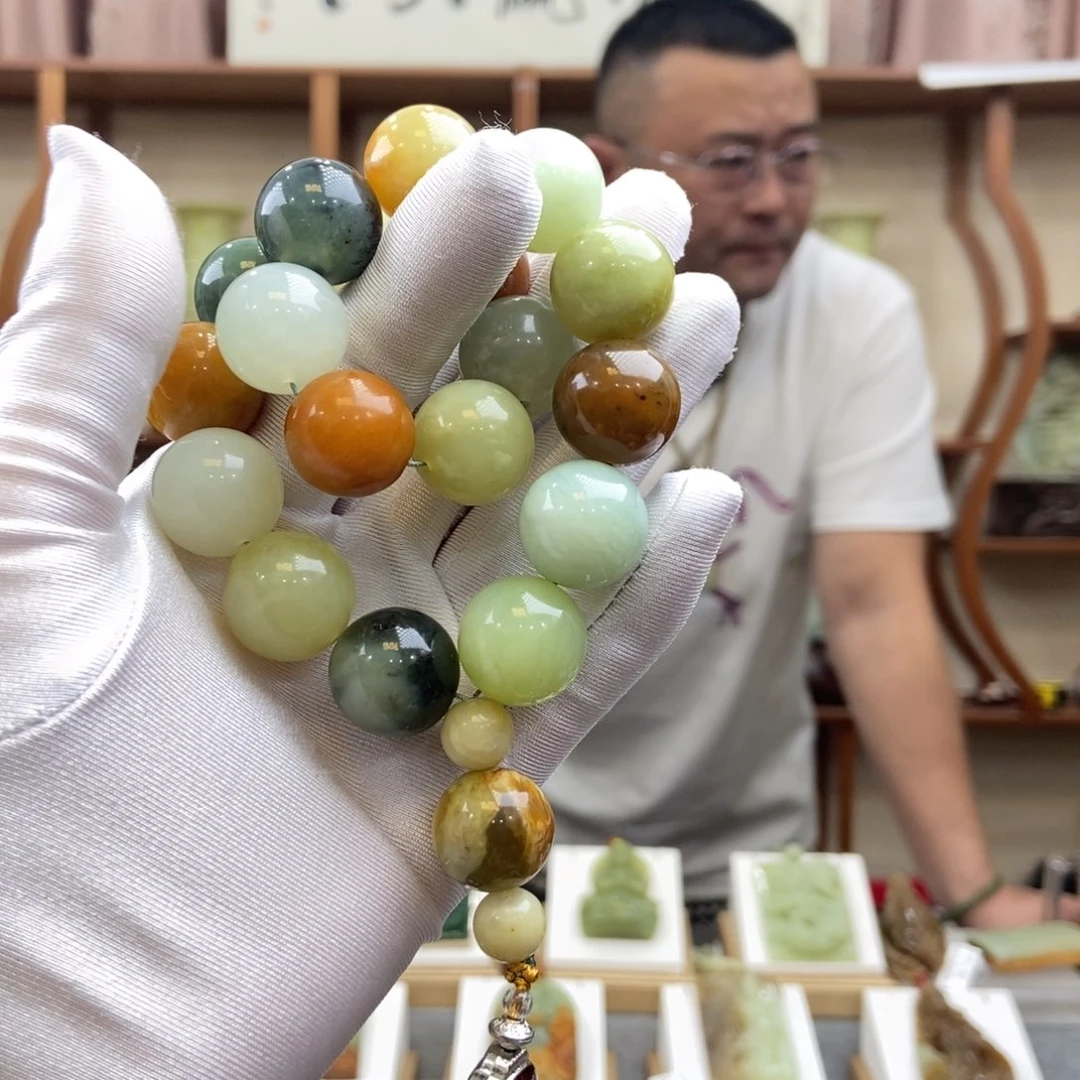 蛇纹石玉未镶嵌手持（多样性发一件