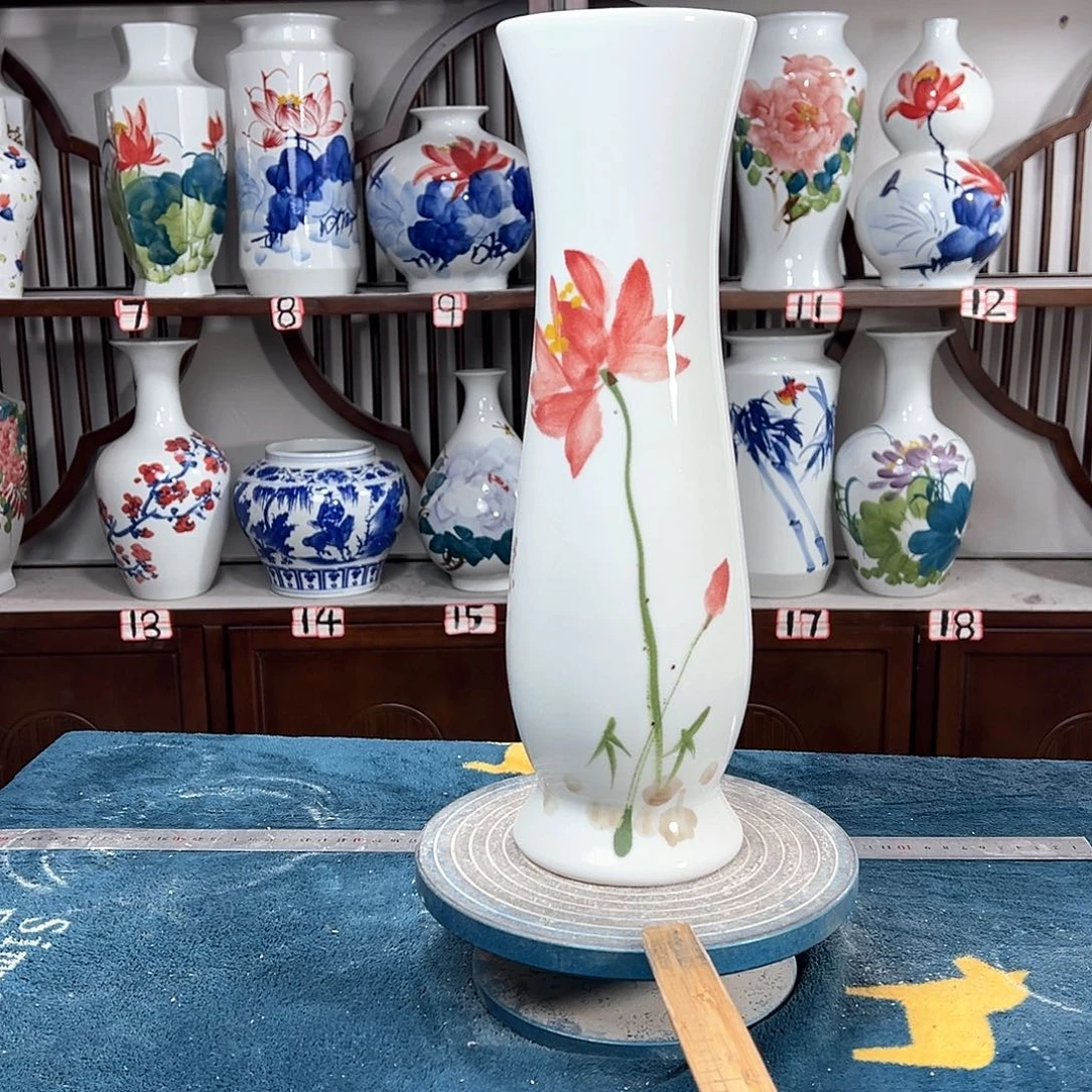 摆件景德镇陶瓷蛮红荷