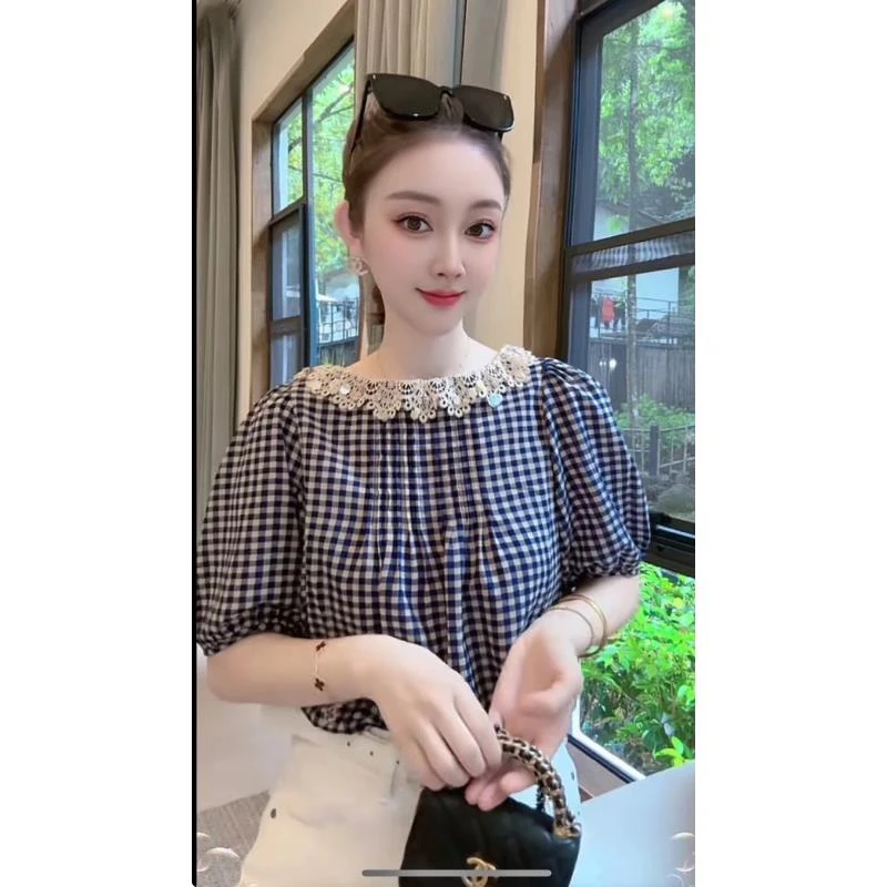 646-优选欧货时尚蕾丝花边圆领格子娃娃领衬衫