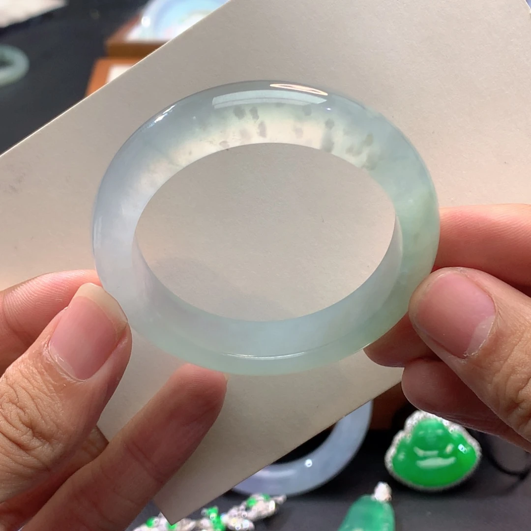 翡翠未镶嵌手镯正圈