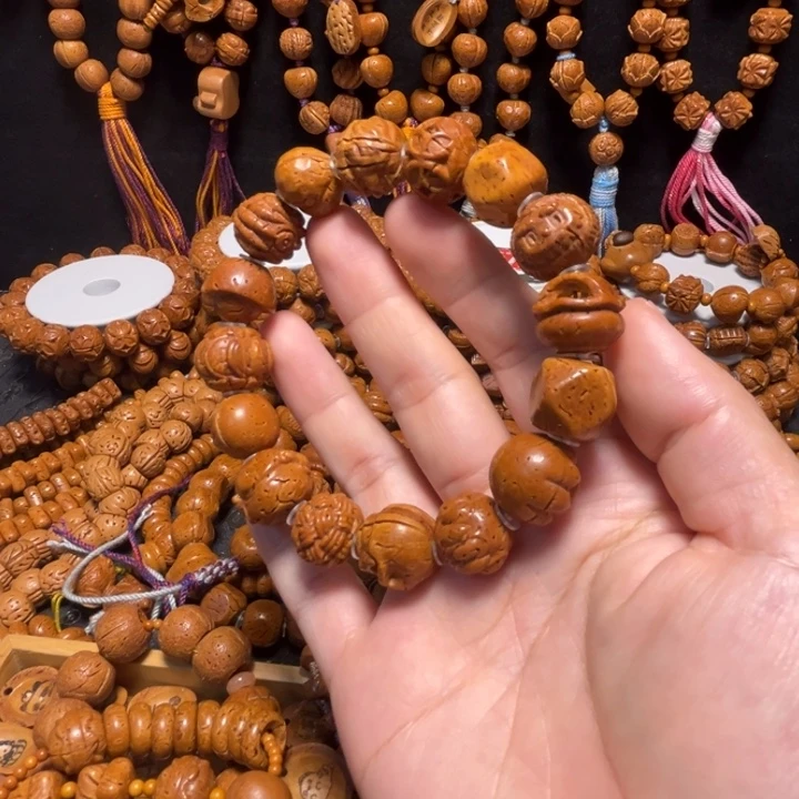 手串桃核多宝手串