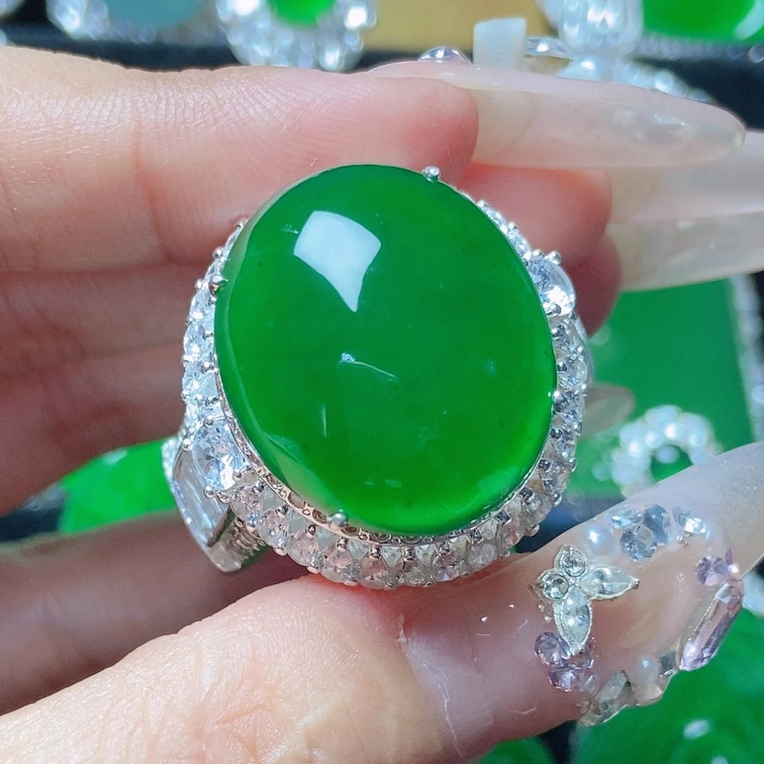 颈饰未镶嵌翡翠