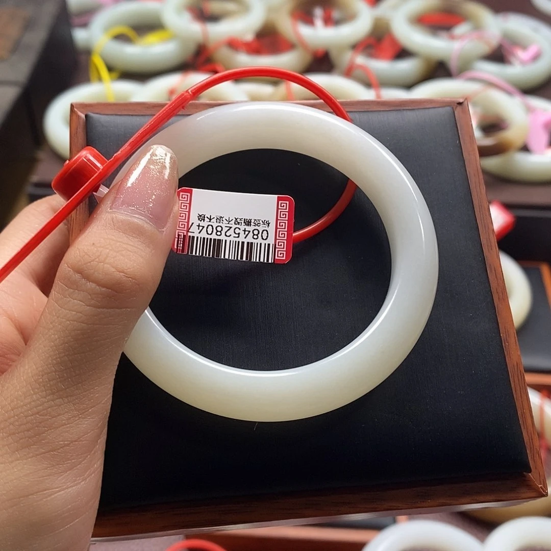 和田玉手镯未镶嵌夕*