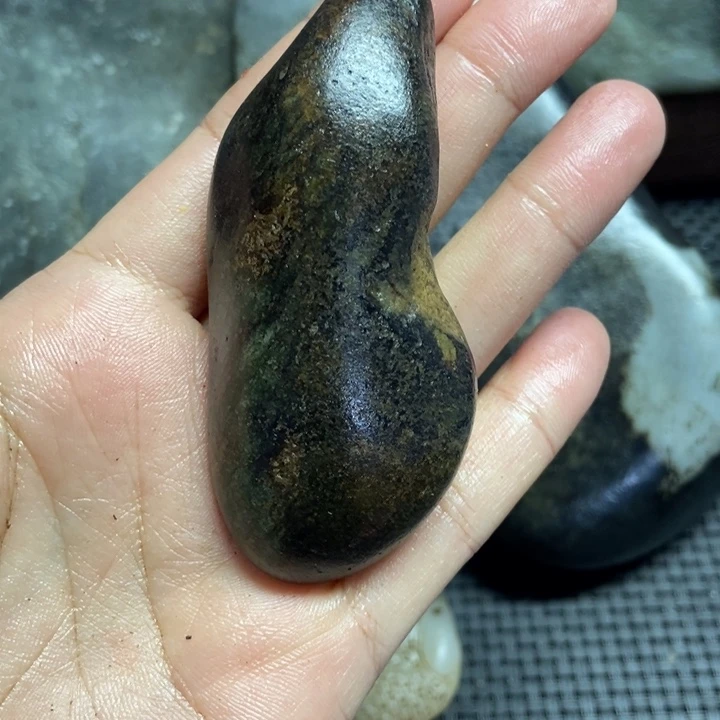 未镶嵌和田玉挂件听**海