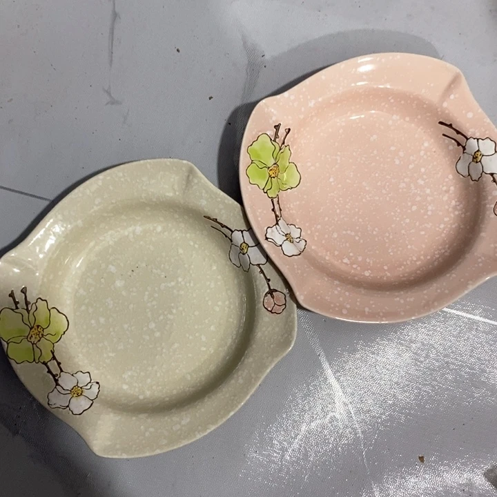 瓷片刻花釉中彩异形盘子一对