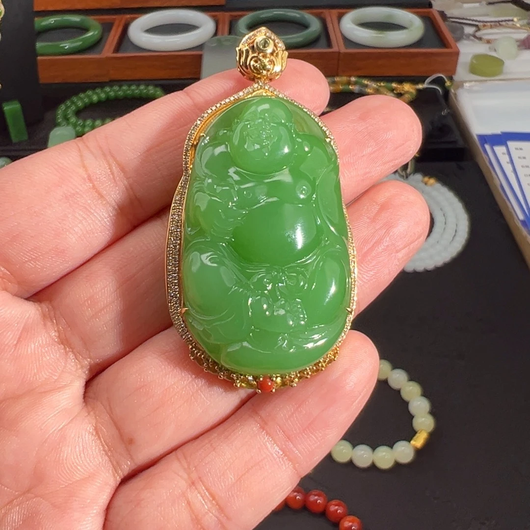 和田玉（碧玉）18K金镶嵌颈饰乌兰乌德苹果绿厚装大佛公