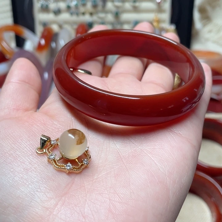 玛瑙/玉髓未镶嵌手镯