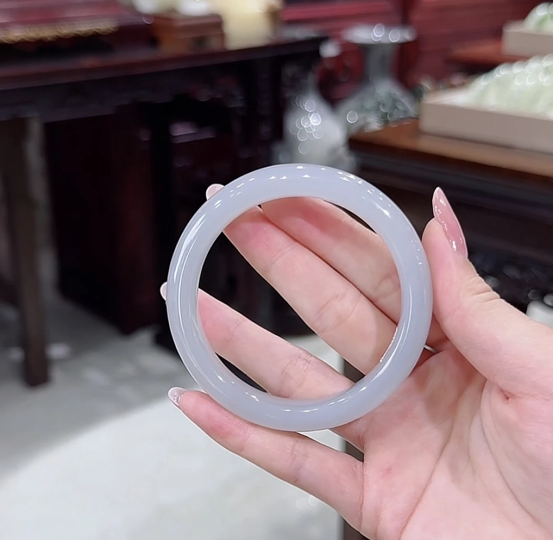 精品和田玉手镯 烟紫58+