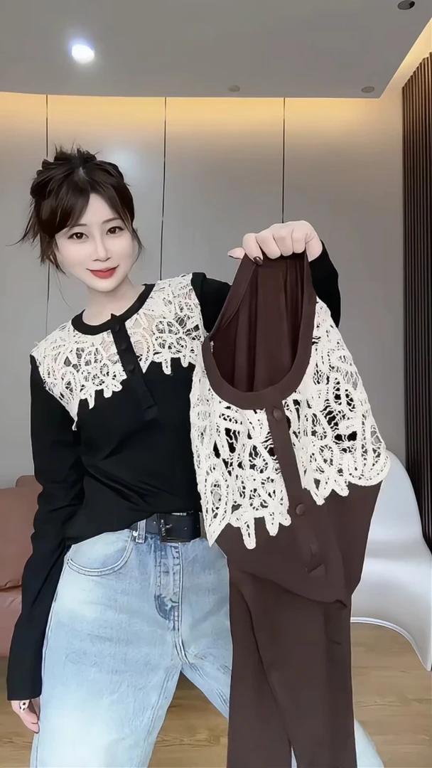 2025秋冬新款设计感上衣修身洋气时髦显瘦圆领打底衫