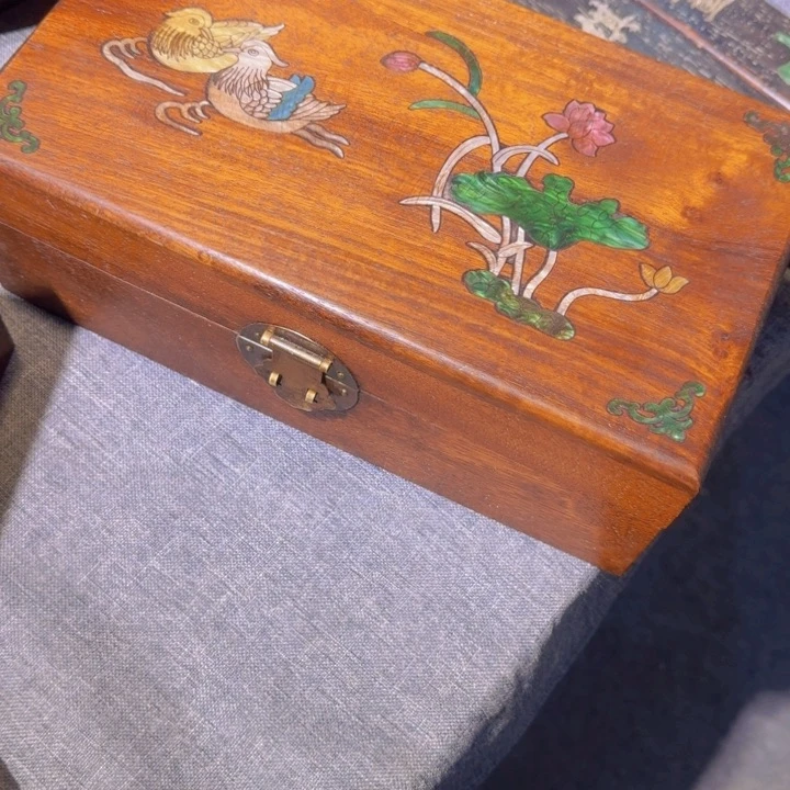 贡木首市盒的的的的的