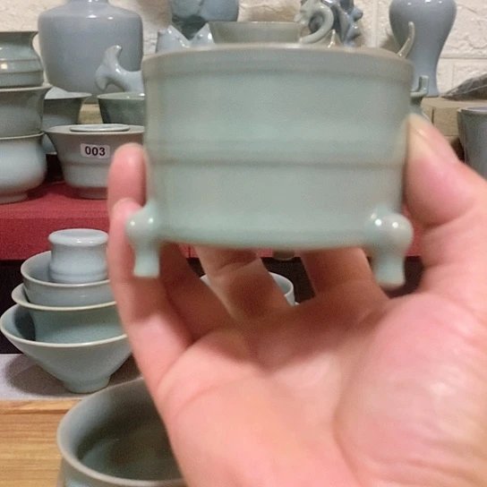 原产地汝瓷，三足杯，