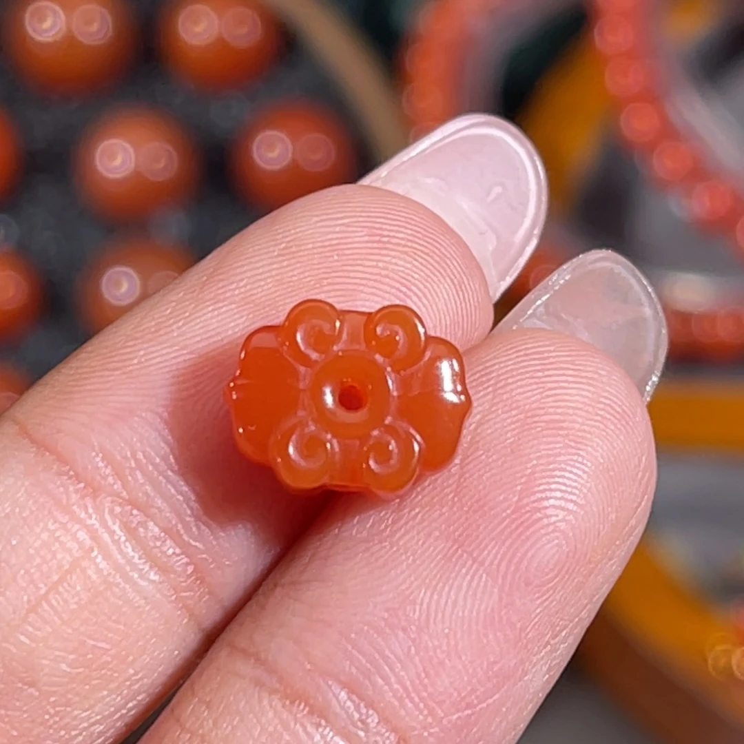 南红玛瑙未镶嵌小如意背云