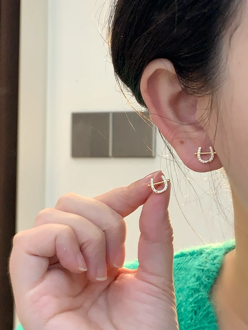 铜合金耳饰 马蹄耳钉女 睡觉不用摘的迷你小巧几何耳钉