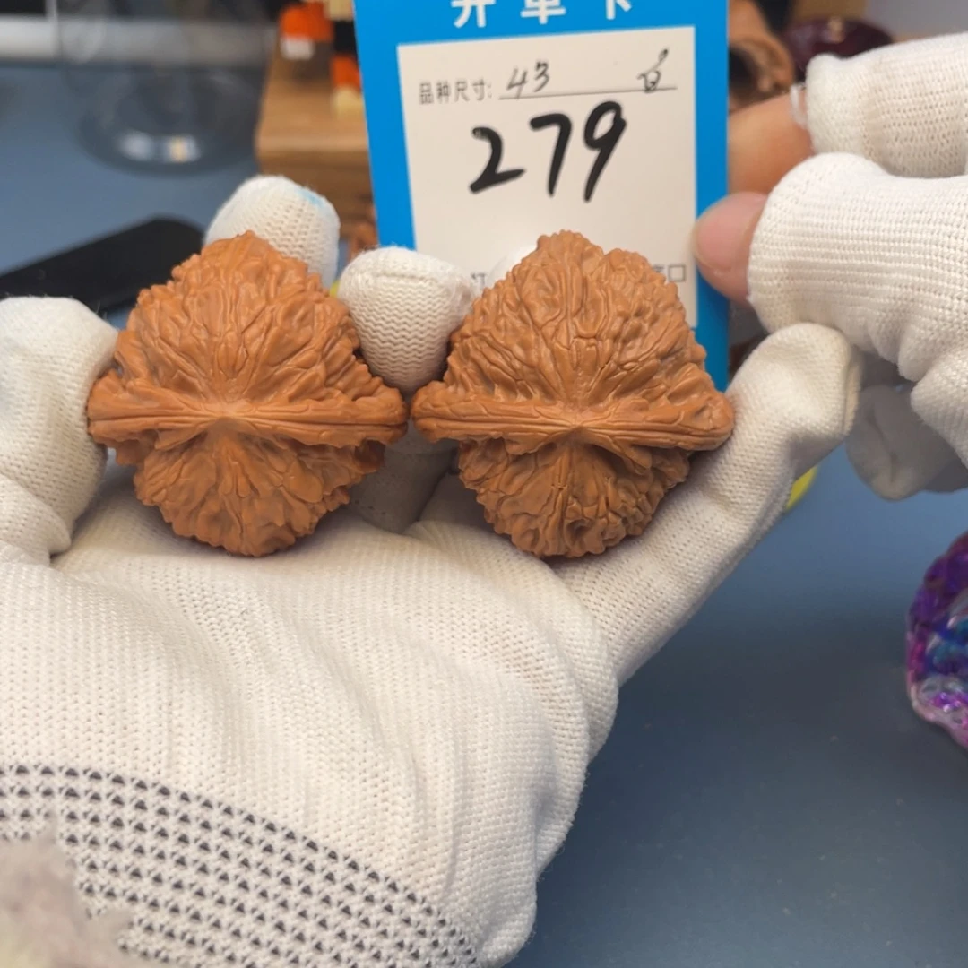 核桃文玩核桃白狮子