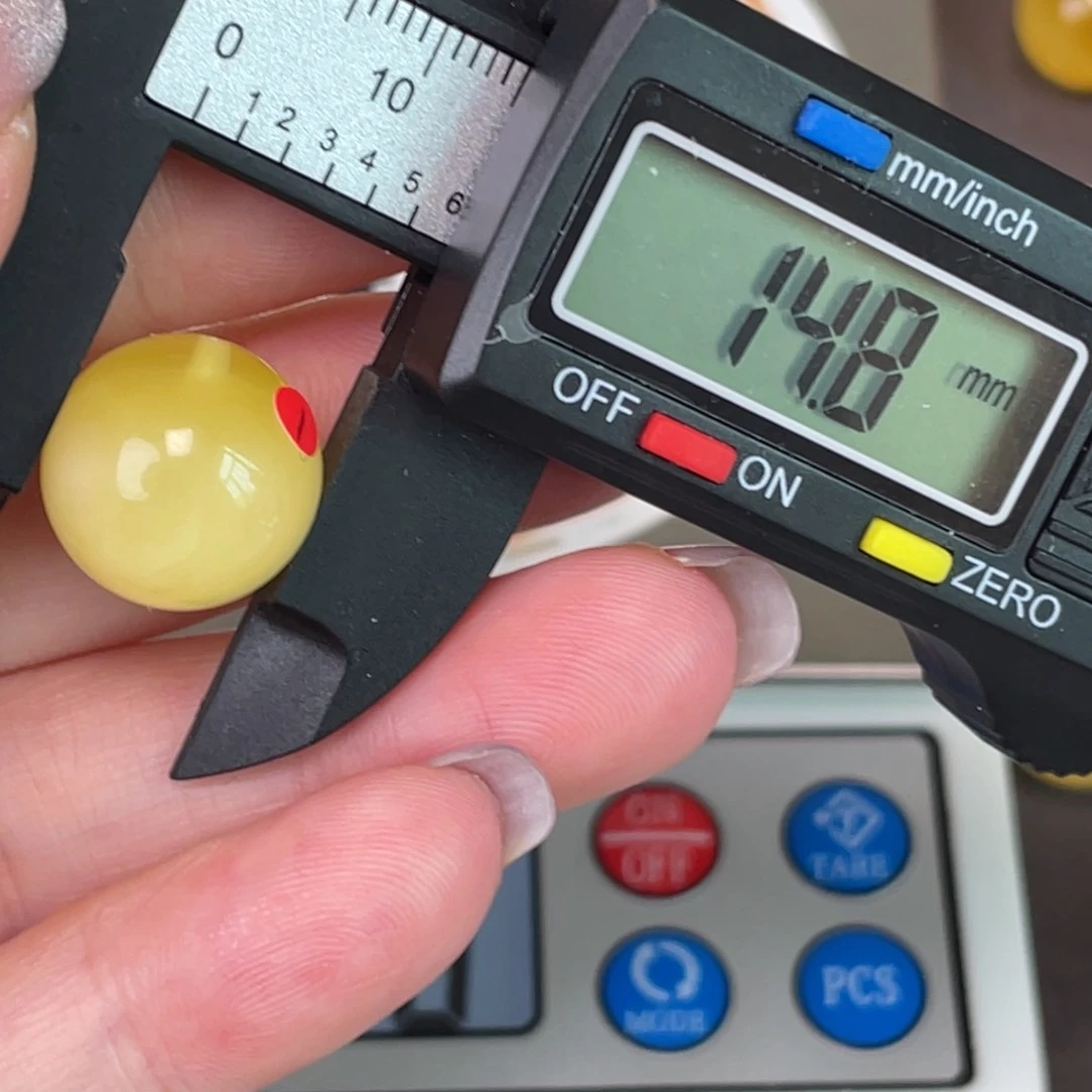 未镶嵌琥珀裸石330