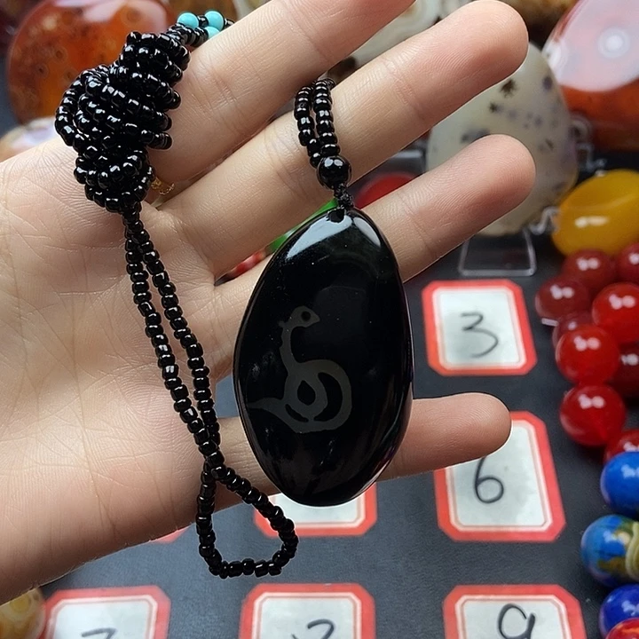 玛瑙/玉髓未镶嵌珠宝奇石