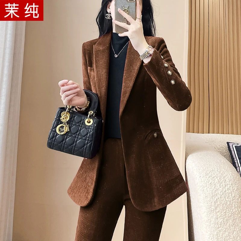 时尚洋气女咖色正式场合精致金丝绒西装高级感高端气质名媛职业装