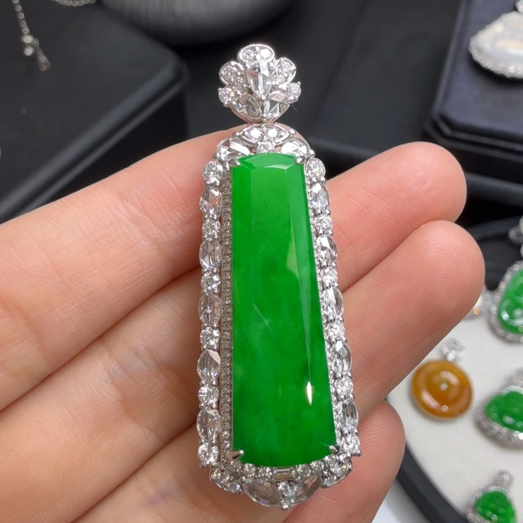 翡翠18K金镶嵌颈饰收到货48小时鉴赏期