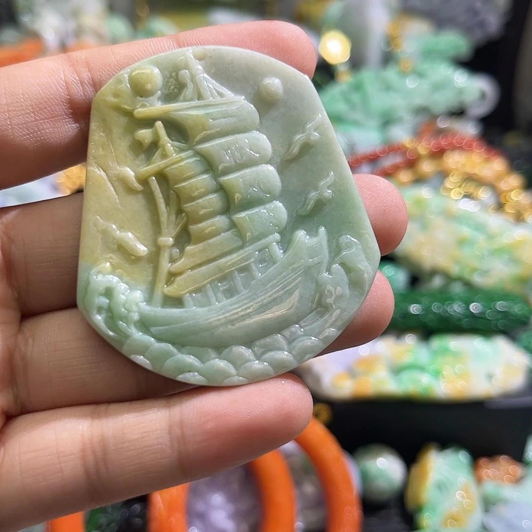 翡翠未镶嵌颈饰待编织