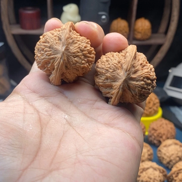 文玩核桃把件奥**?龙洞峪