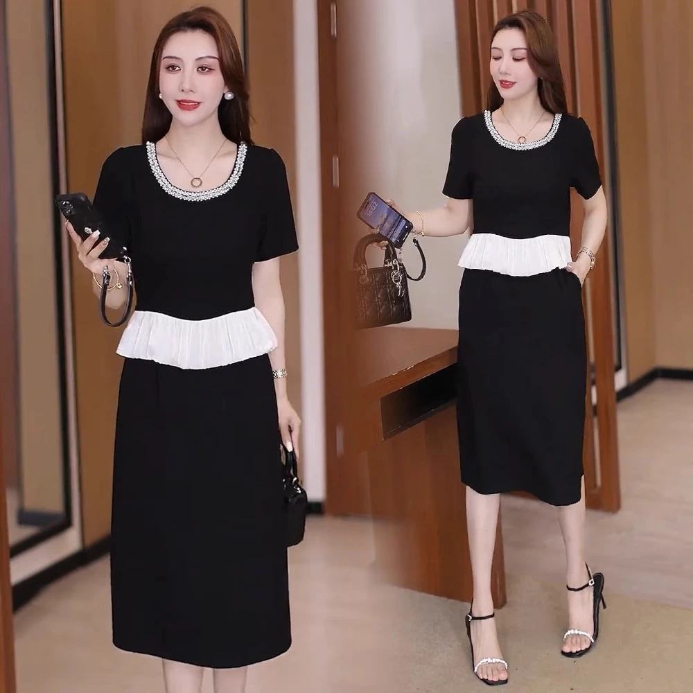 2025夏季新款时尚气质收腰短袖连衣裙女拼色钉珠圆领中长款小黑裙