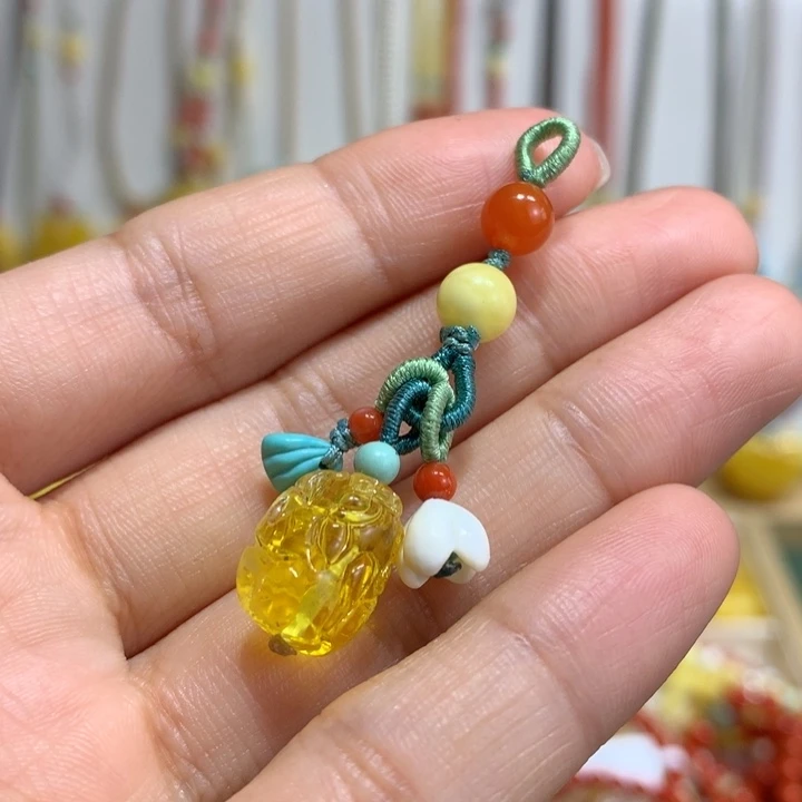 蜜蜡未镶嵌裸石配饰