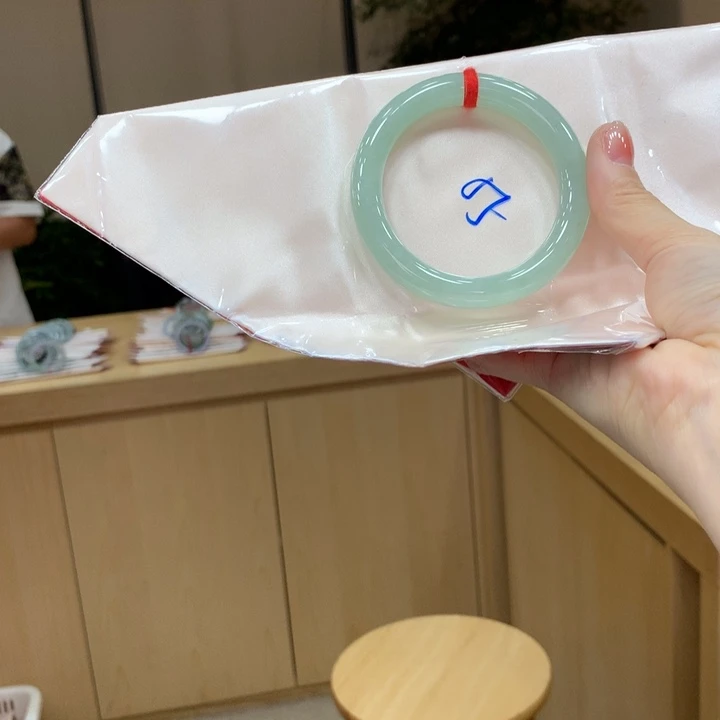 未镶嵌手镯翡翠不退不换